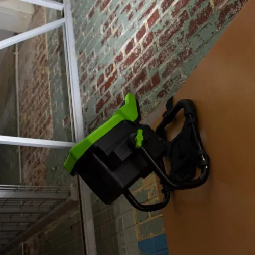 LED-прожектор Greenworks G82WLH 82V/220V 3504007 (1250/2500 лм) с гибридным питанием — детальное фото