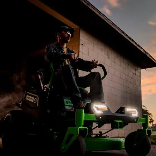 Газонокосилка с сиденьем Greenworks Zero Turn CrossoverT GC82ZT107 82V 7404107 (107 см) бесщеточная аккумуляторная — детальное фото